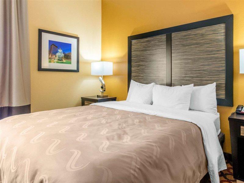 Quality Inn & Suites Montgomery East Carmichael Rd מראה חיצוני תמונה