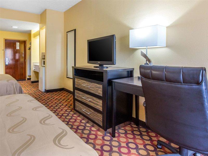 Quality Inn & Suites Montgomery East Carmichael Rd מראה חיצוני תמונה