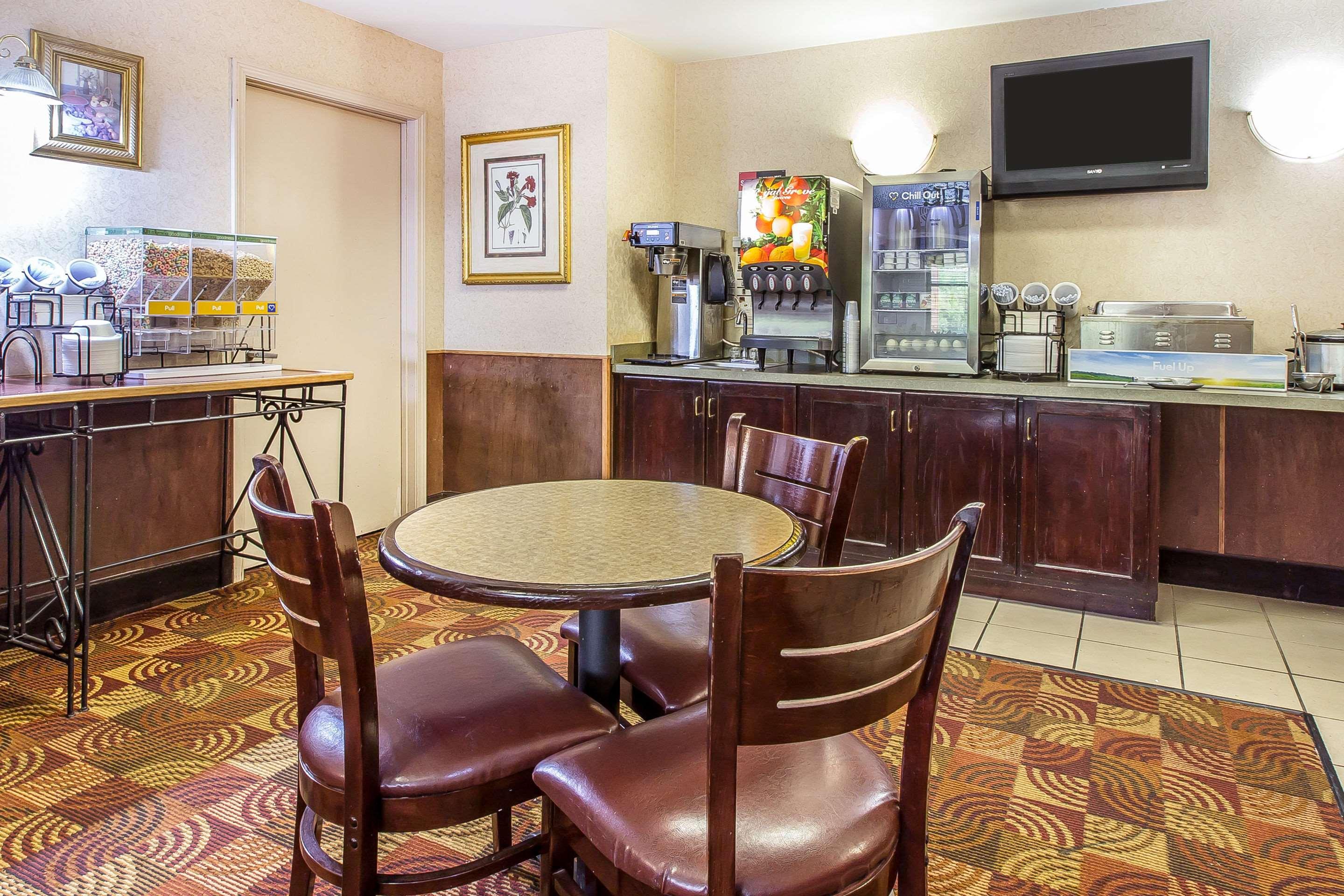 Quality Inn & Suites Montgomery East Carmichael Rd מראה חיצוני תמונה