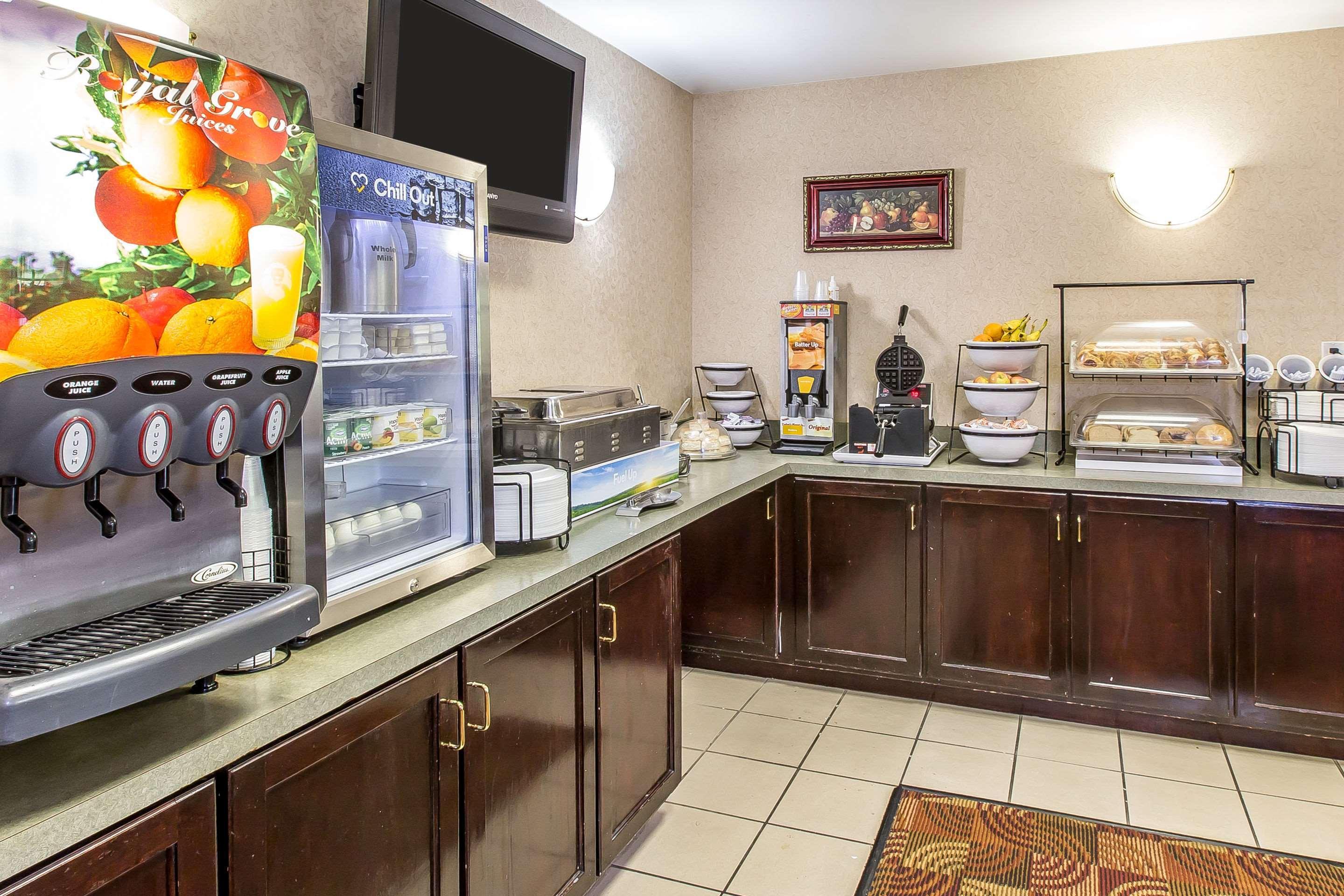 Quality Inn & Suites Montgomery East Carmichael Rd מראה חיצוני תמונה