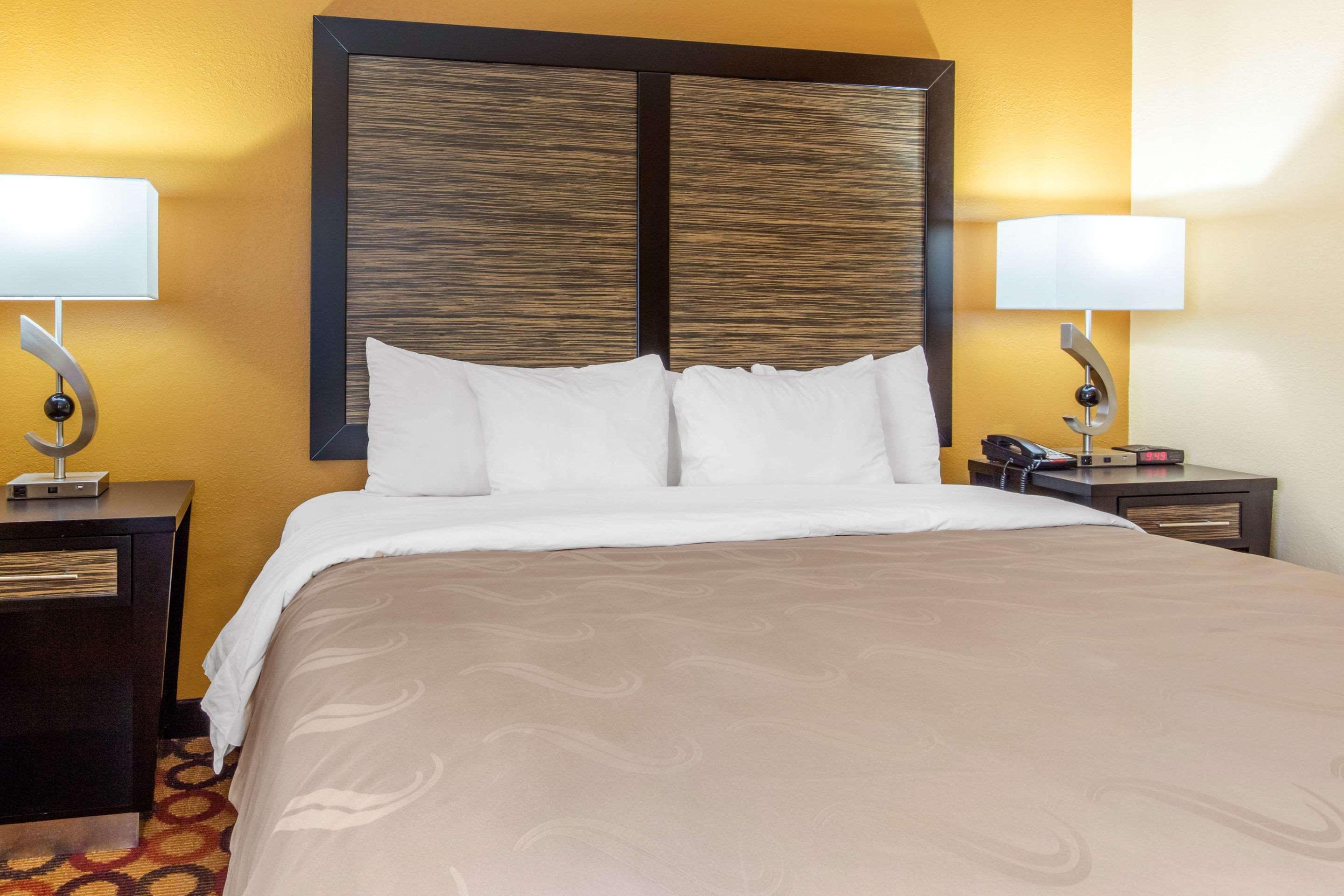Quality Inn & Suites Montgomery East Carmichael Rd מראה חיצוני תמונה