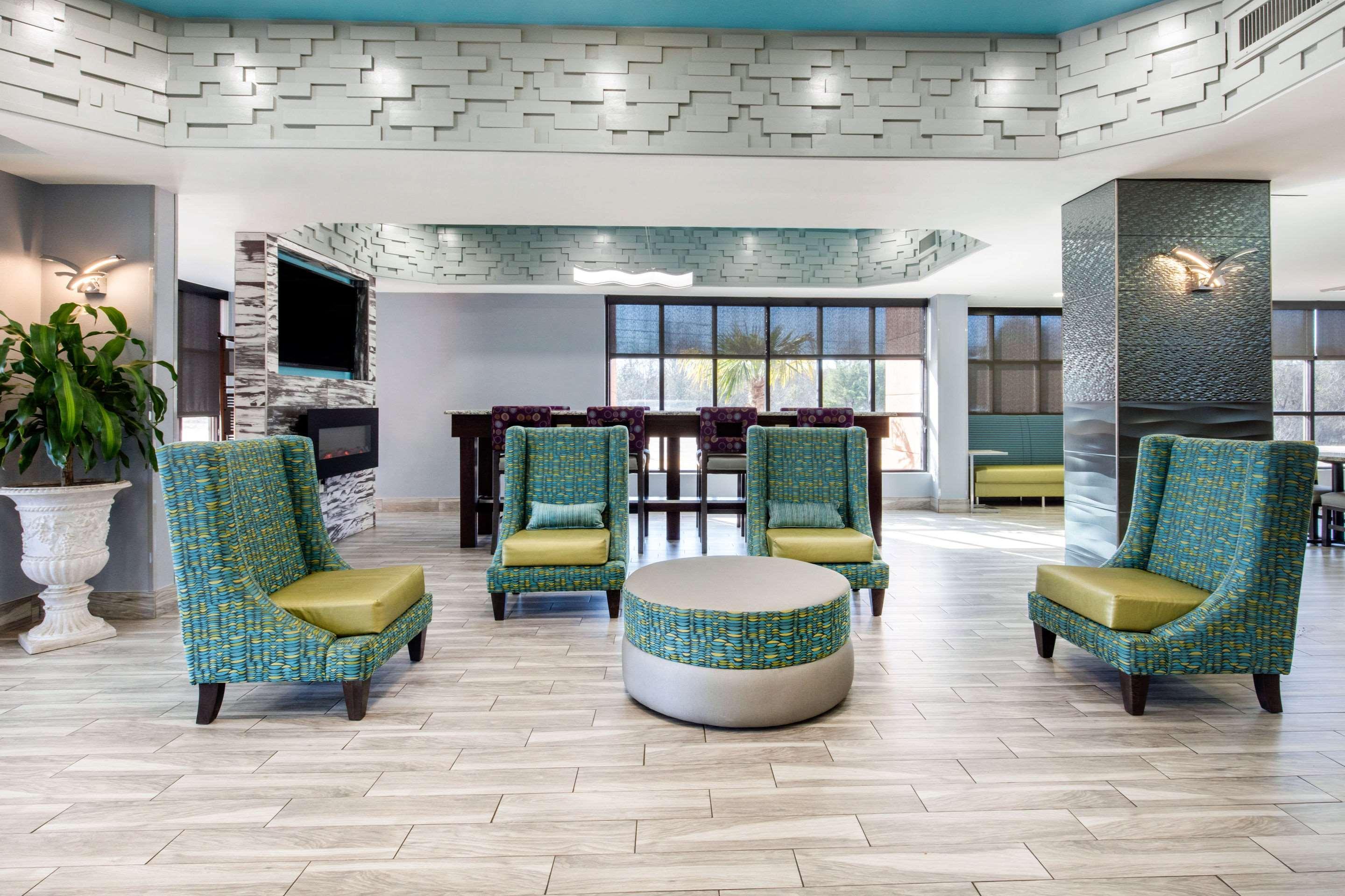 Quality Inn & Suites Montgomery East Carmichael Rd מראה חיצוני תמונה