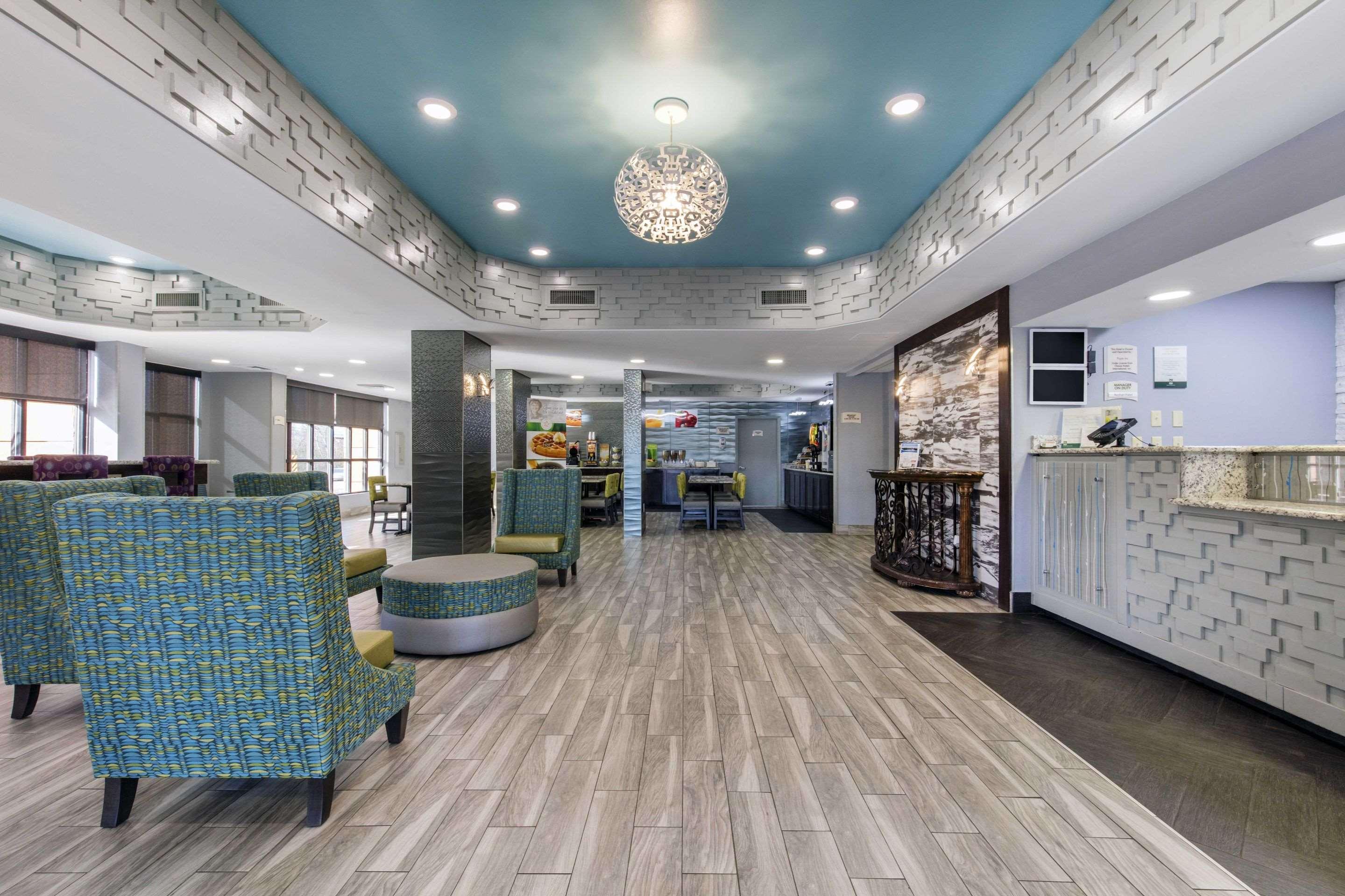 Quality Inn & Suites Montgomery East Carmichael Rd מראה חיצוני תמונה