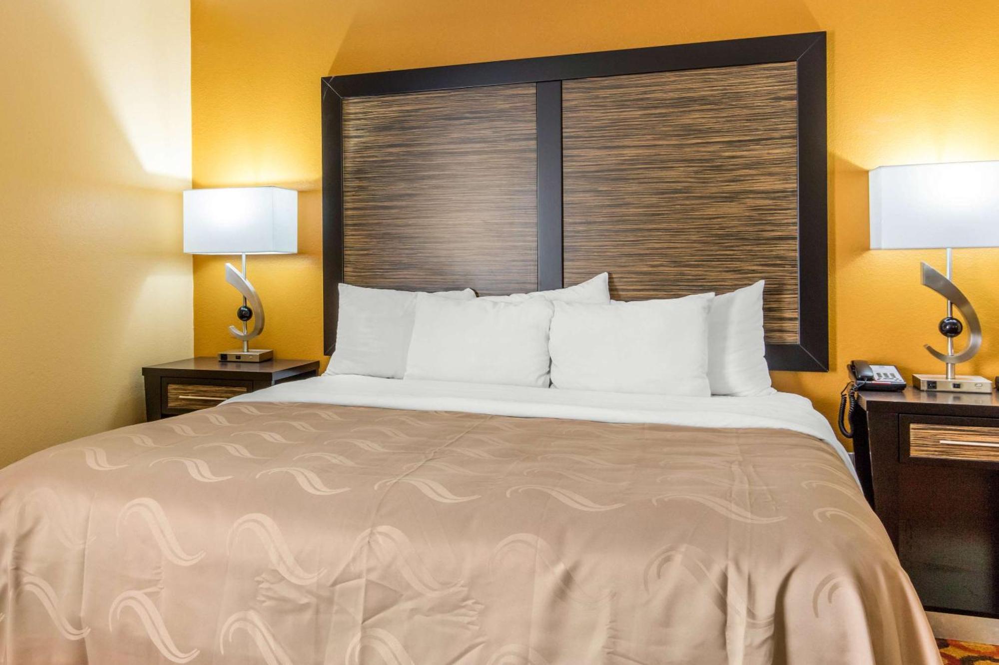 Quality Inn & Suites Montgomery East Carmichael Rd מראה חיצוני תמונה