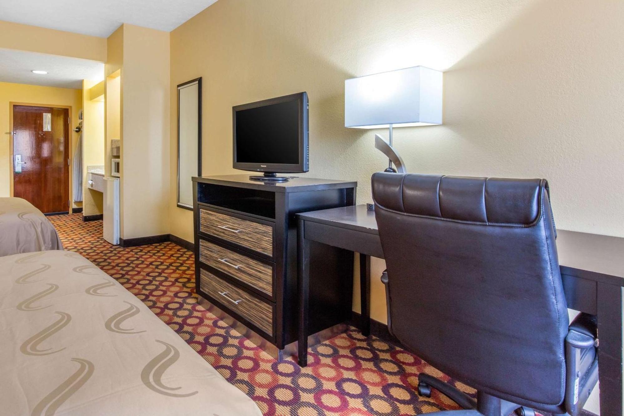 Quality Inn & Suites Montgomery East Carmichael Rd מראה חיצוני תמונה