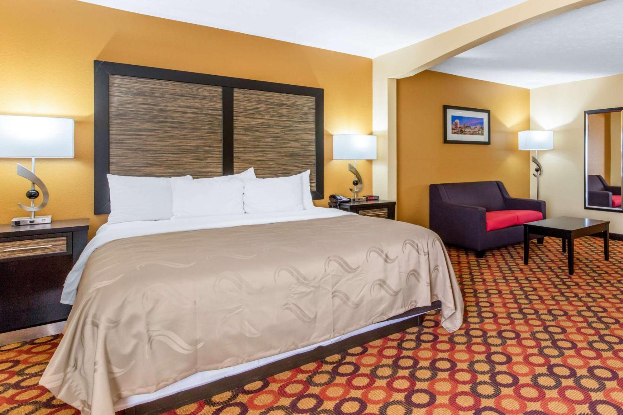 Quality Inn & Suites Montgomery East Carmichael Rd מראה חיצוני תמונה
