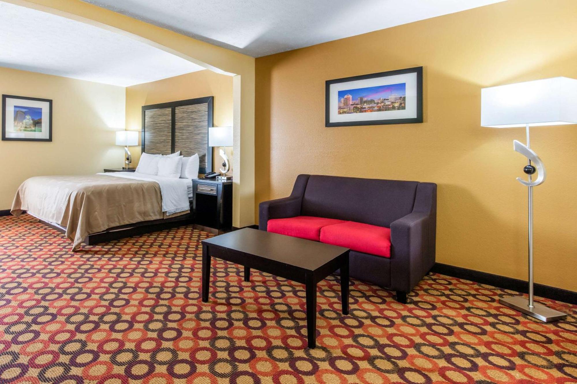 Quality Inn & Suites Montgomery East Carmichael Rd מראה חיצוני תמונה