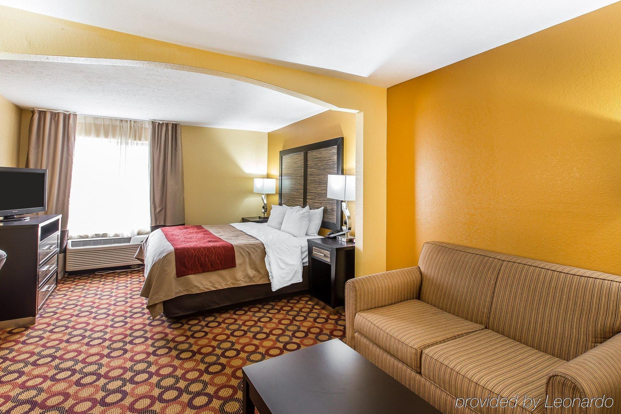 Quality Inn & Suites Montgomery East Carmichael Rd מראה חיצוני תמונה
