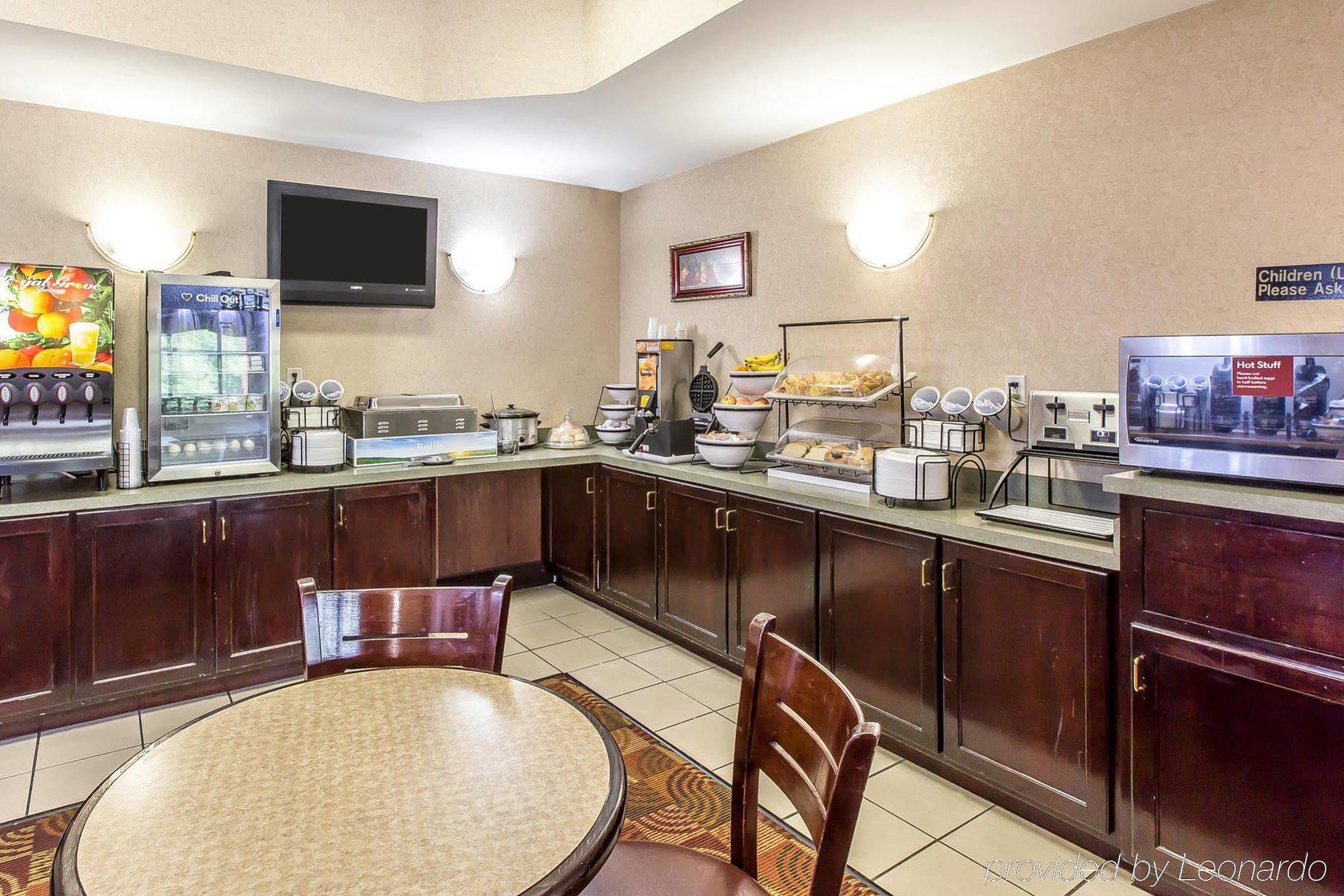 Quality Inn & Suites Montgomery East Carmichael Rd מראה חיצוני תמונה