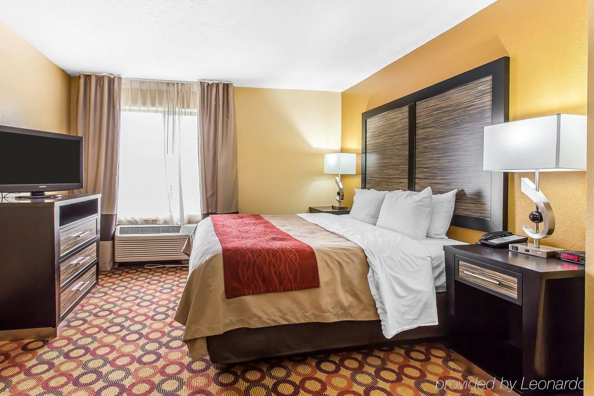 Quality Inn & Suites Montgomery East Carmichael Rd מראה חיצוני תמונה
