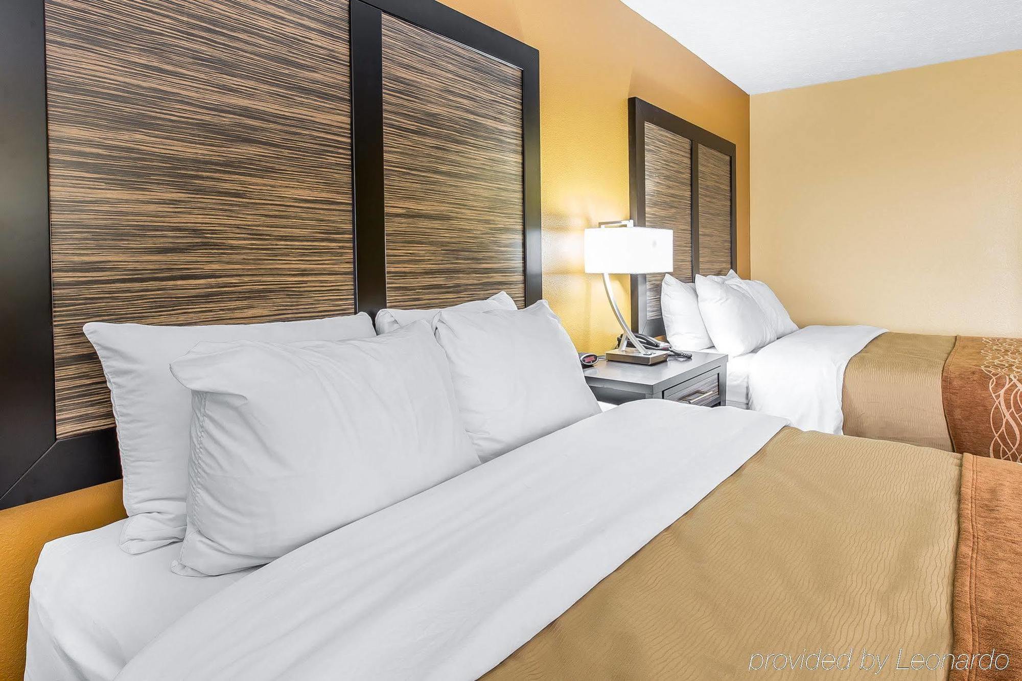 Quality Inn & Suites Montgomery East Carmichael Rd מראה חיצוני תמונה