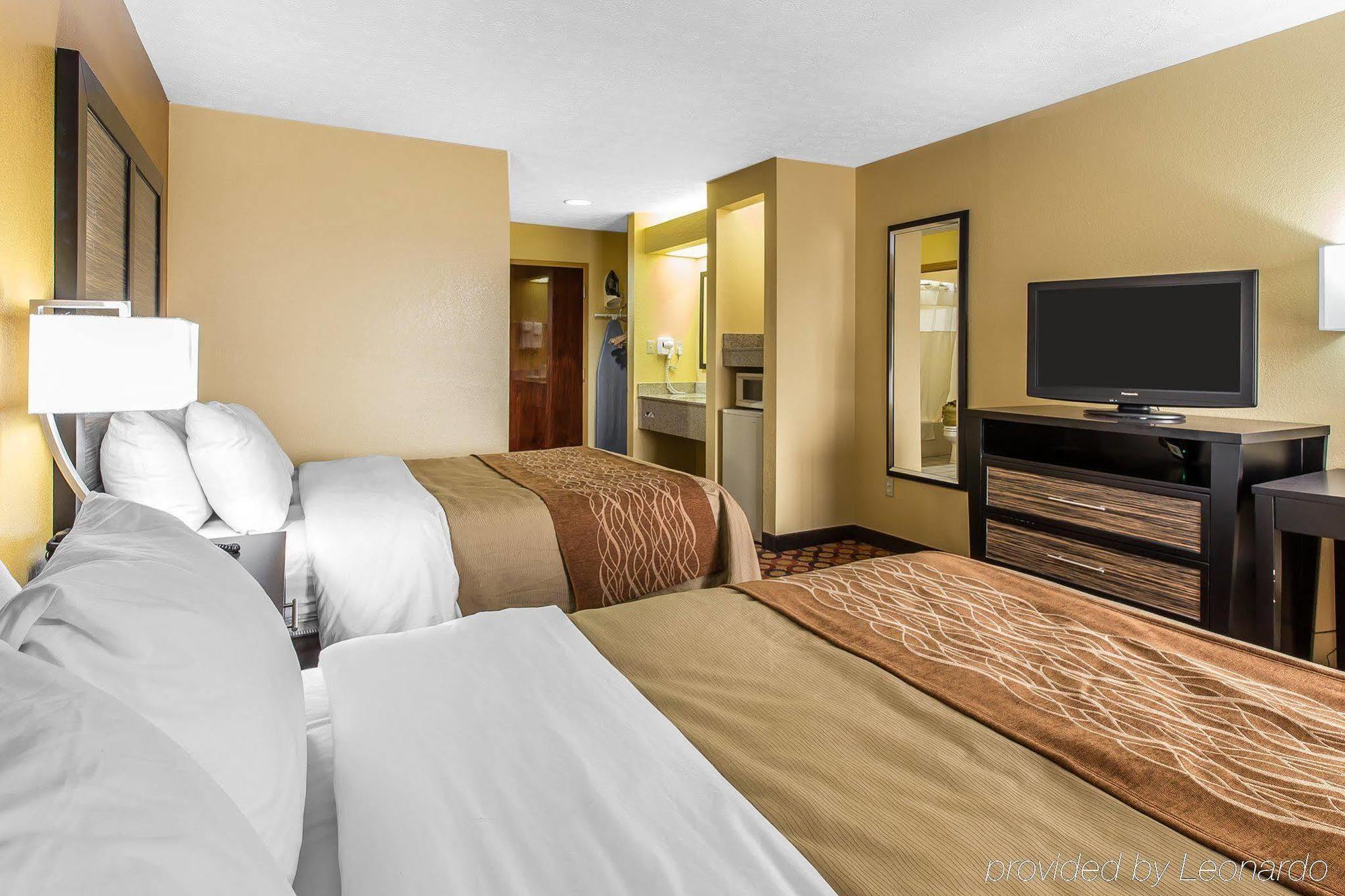 Quality Inn & Suites Montgomery East Carmichael Rd מראה חיצוני תמונה