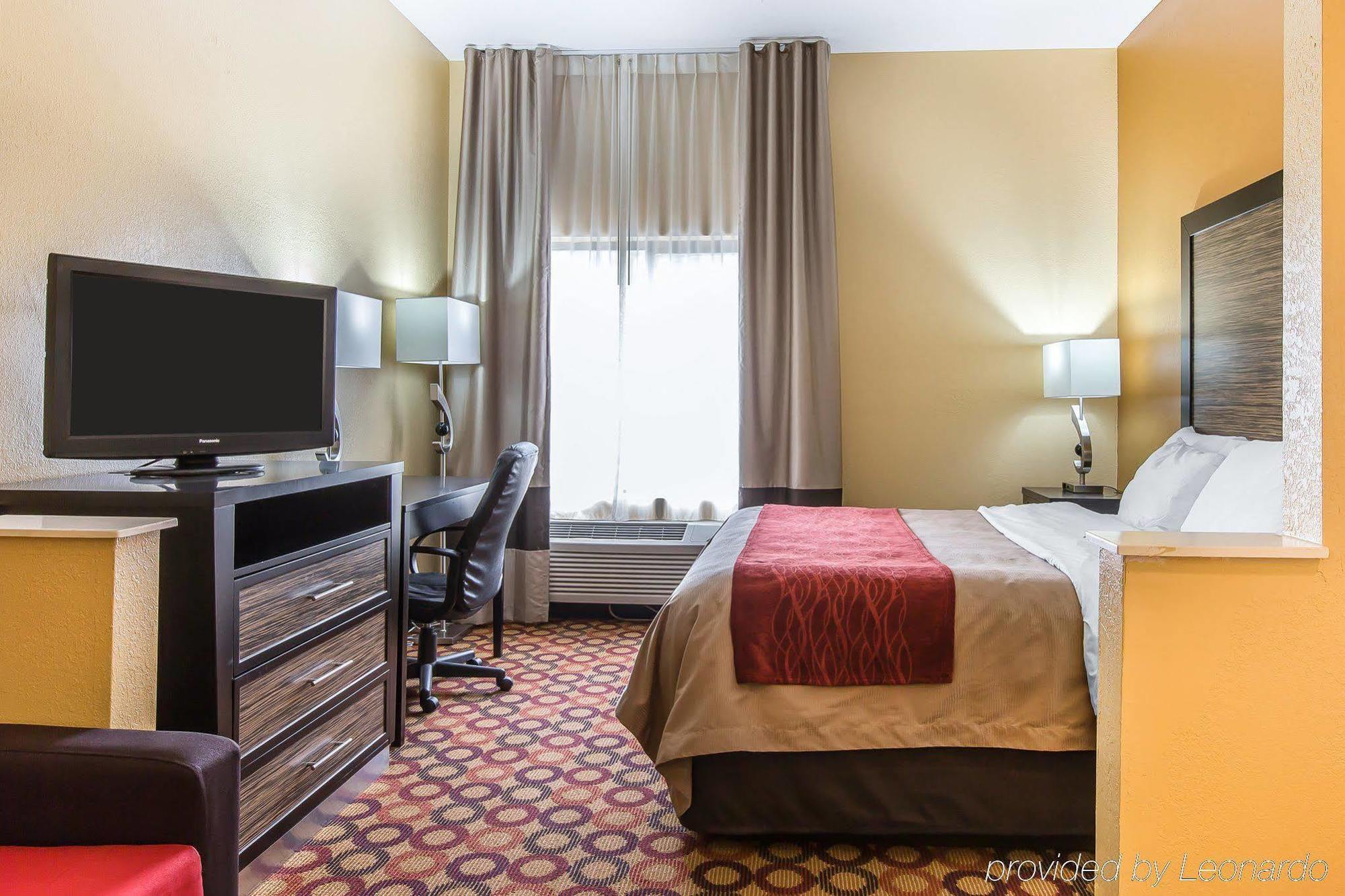 Quality Inn & Suites Montgomery East Carmichael Rd מראה חיצוני תמונה