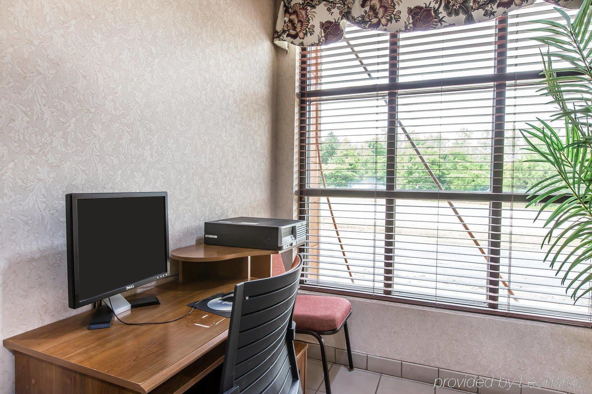 Quality Inn & Suites Montgomery East Carmichael Rd מראה חיצוני תמונה